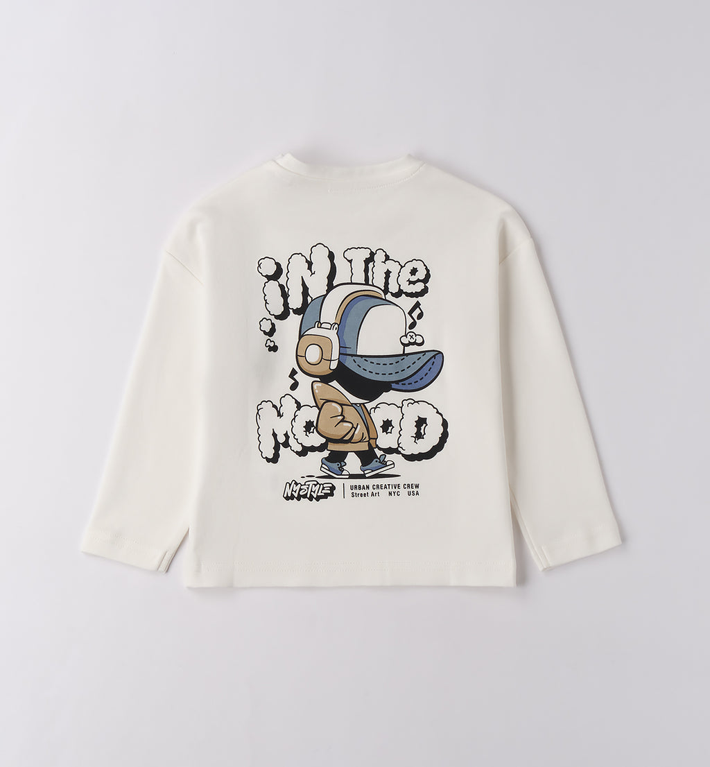 Completo casual chic bimbo con felpa azzurra e pantaloni beige