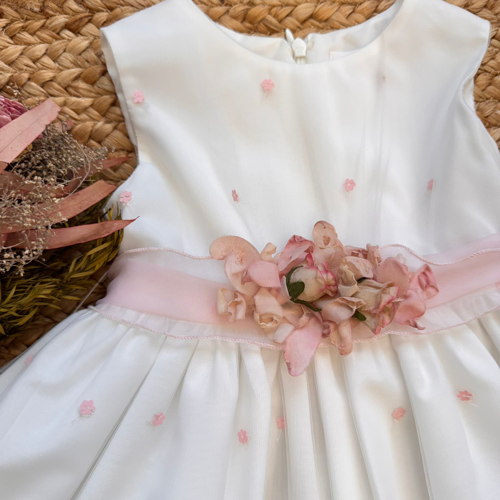 ABITO BATTESIMO BIMBA RICAMO ROSA E FIOCCO ORGANZA