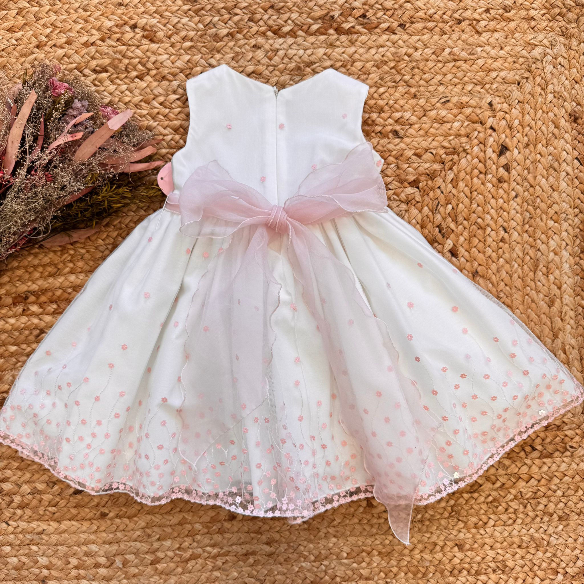 ABITO BATTESIMO BIMBA RICAMO ROSA E FIOCCO ORGANZA