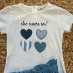COMPLETO "CHE CUORE SEI?" CON SHORTS DENIM