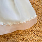 ABITO ROSA ANTICO E PETALI