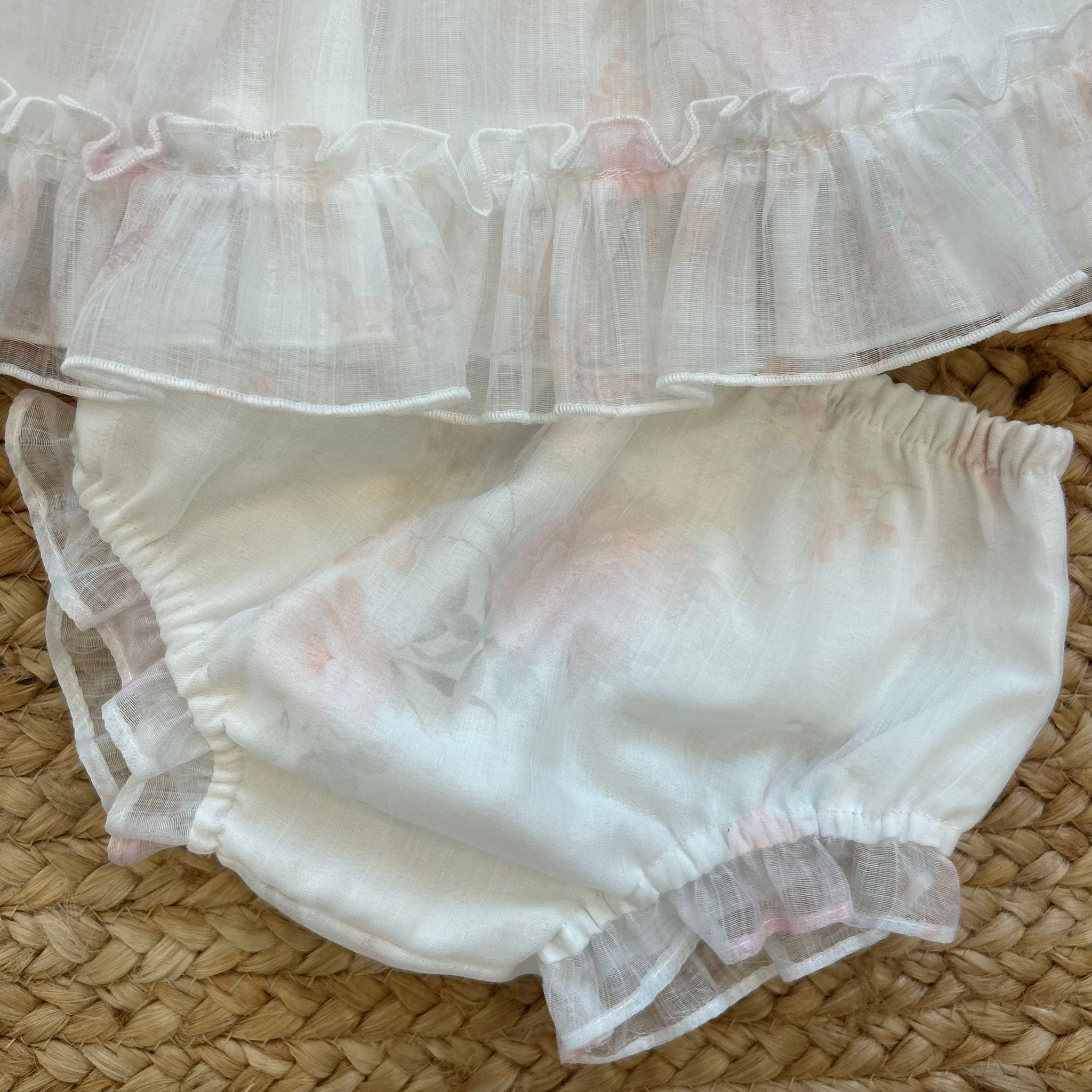 ABITO NEONATA CON BALZE E FIOCCO ROSA CIPRIA