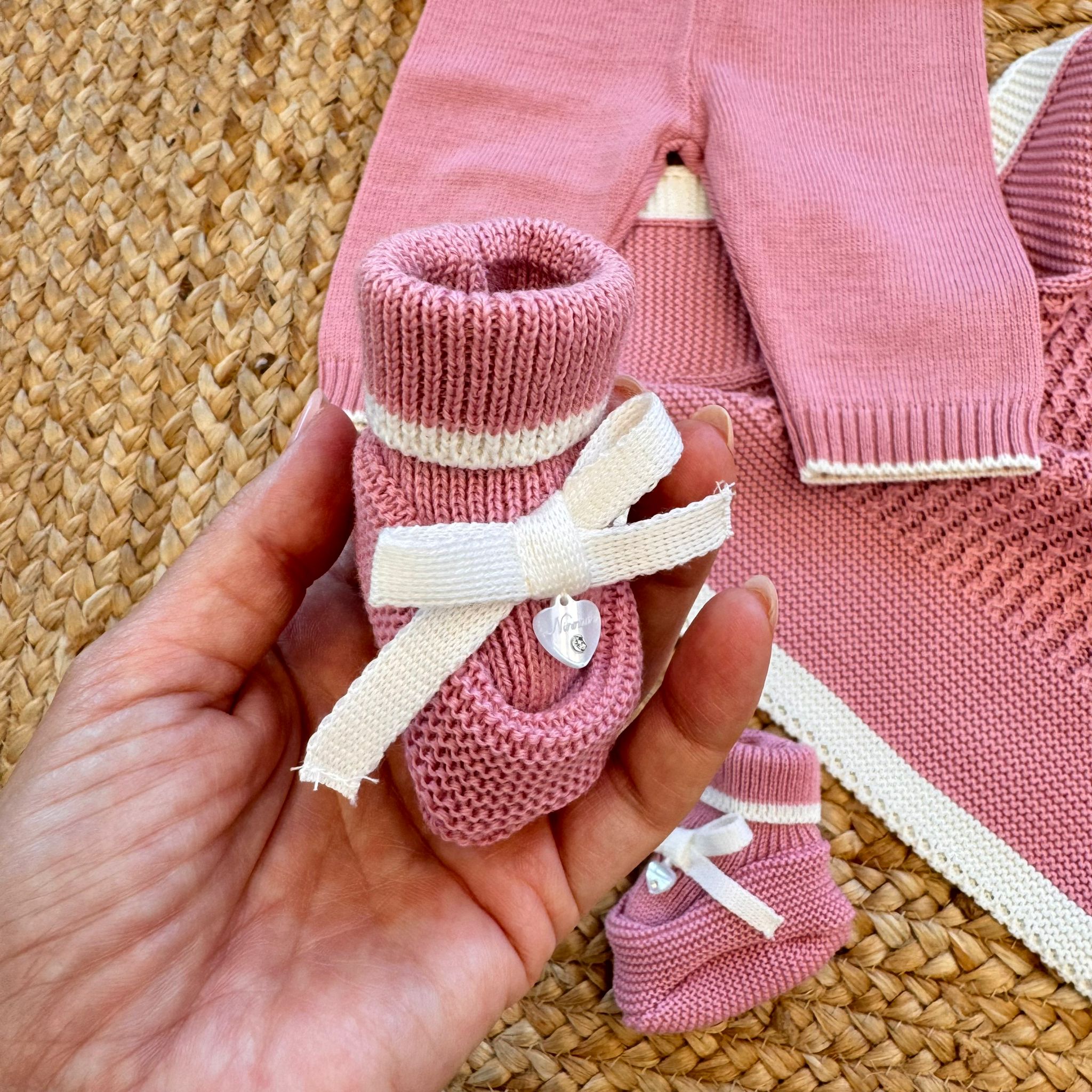 Uscita clinica neonata in misto lana rosa antico con cuori