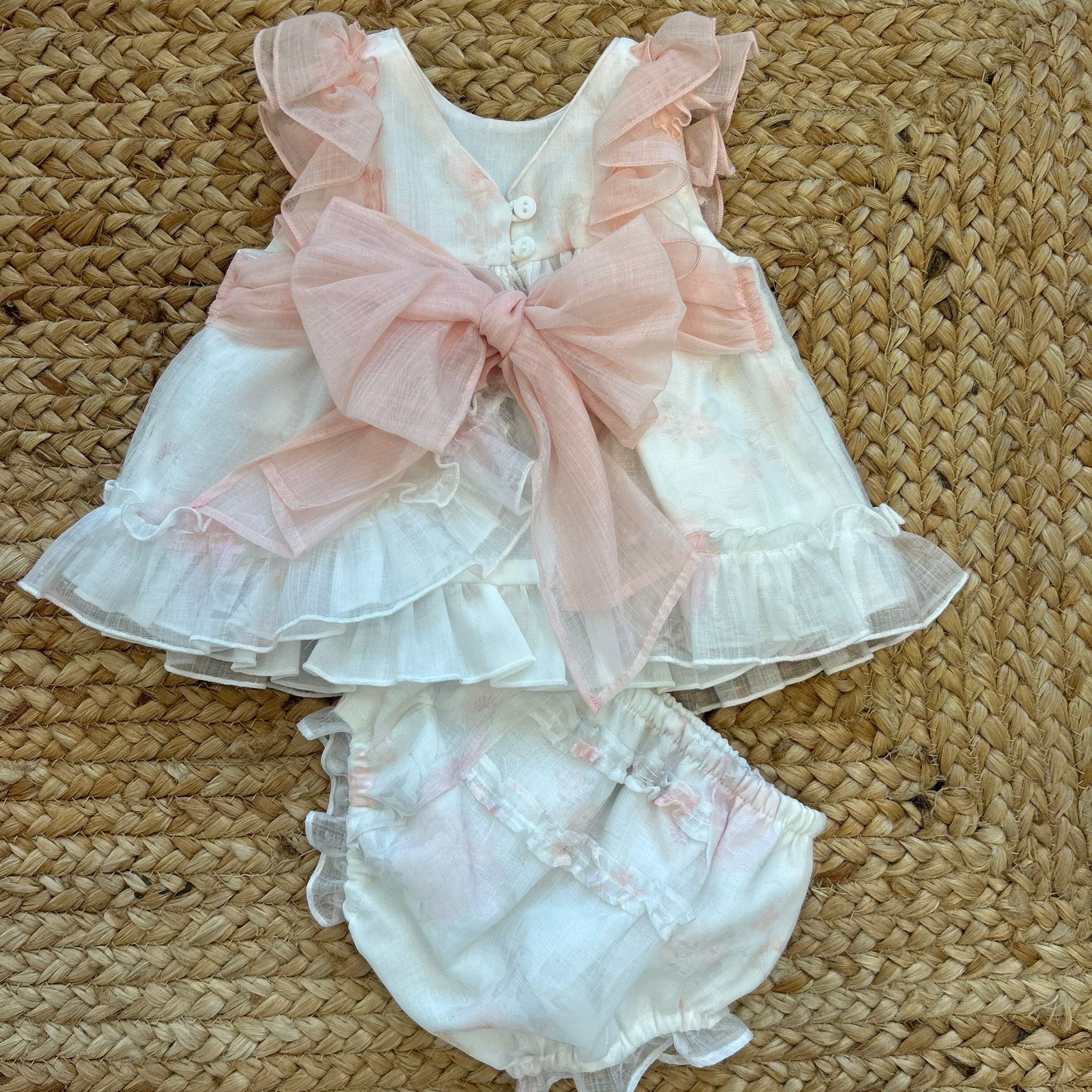 ABITO NEONATA CON BALZE E FIOCCO ROSA CIPRIA
