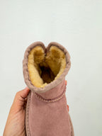 Stivaletti in camoscio rosa cipria con interno caldo