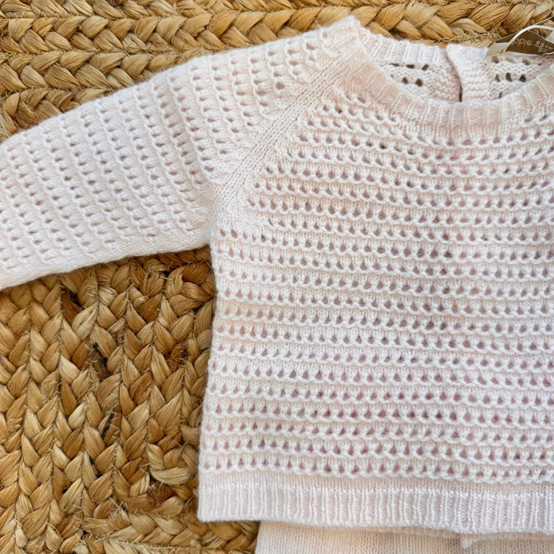 Coordinato neonata in cashmere rosa cipria con scarpine abbinate – completo caldo per corredino nascita invernale

