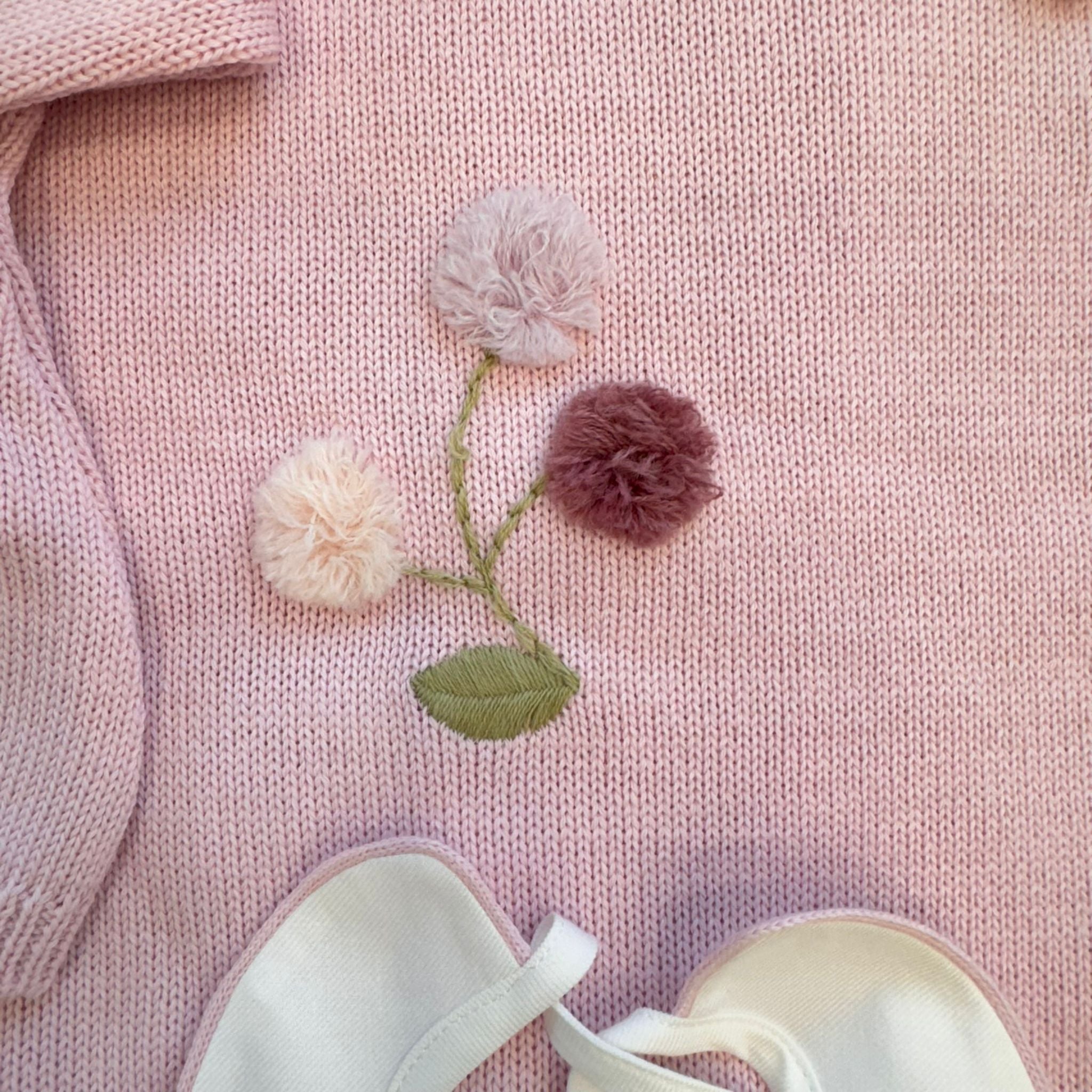 Uscita clinica neonata rosa misto lana con ricamo fiori