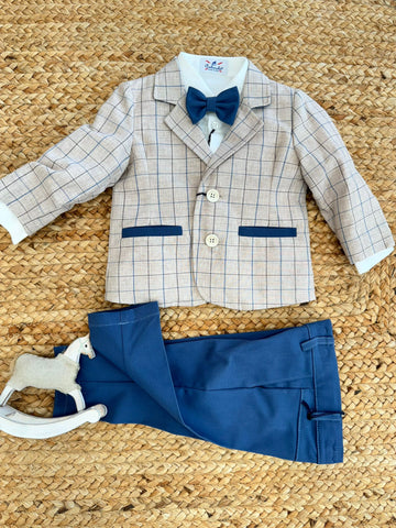 completo elegante da battesimo, pantalone blu, papillon, giacca a quadri, camicia bianca, abbigliamento bambini, matrimoni, battesimi, belli e monelli.