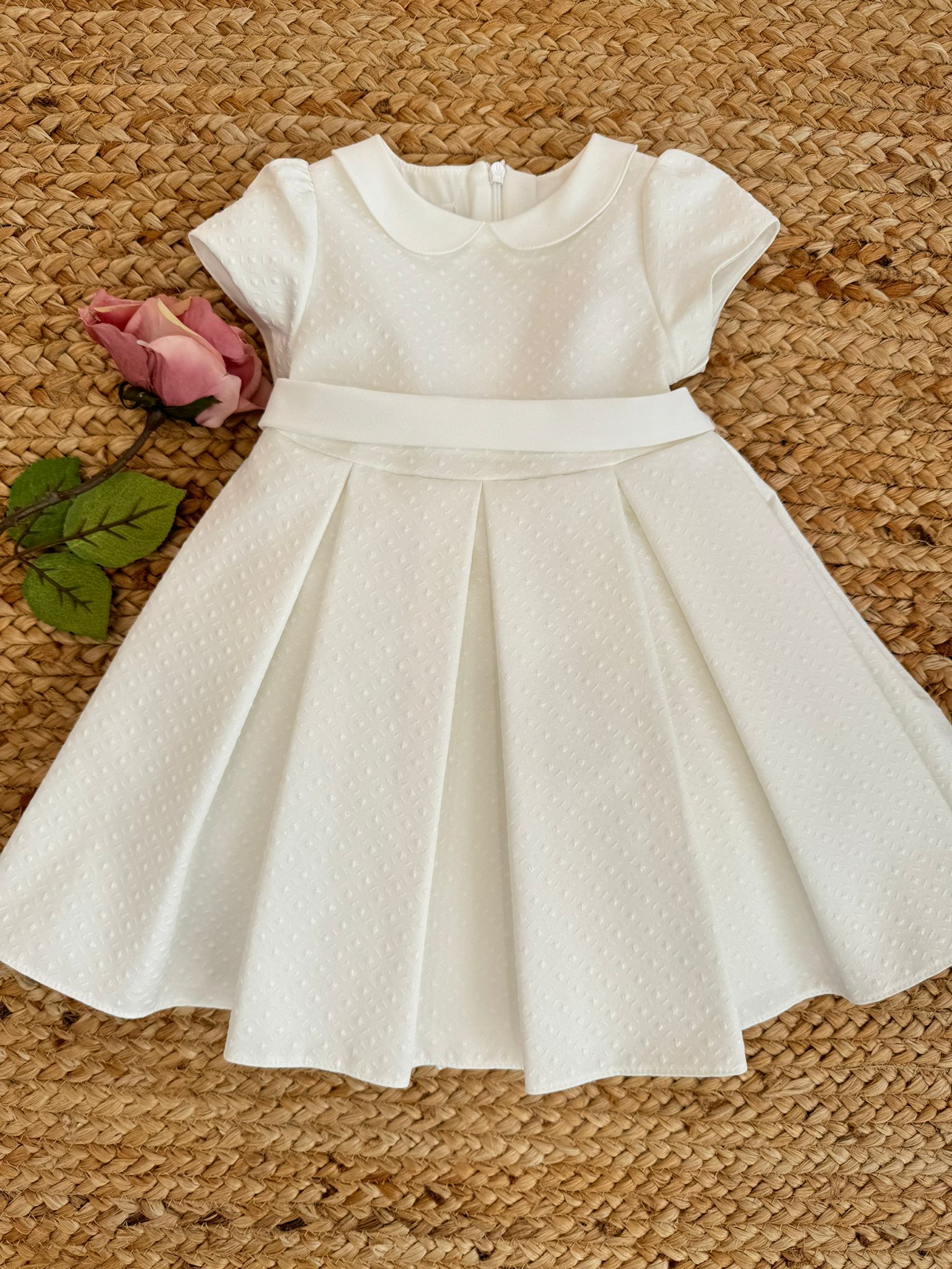 abito romantico, bianco, battesimo bimba, abbigliamento bimba, eleganza, moda battesimo, occasioni speciali, belli e monelli.