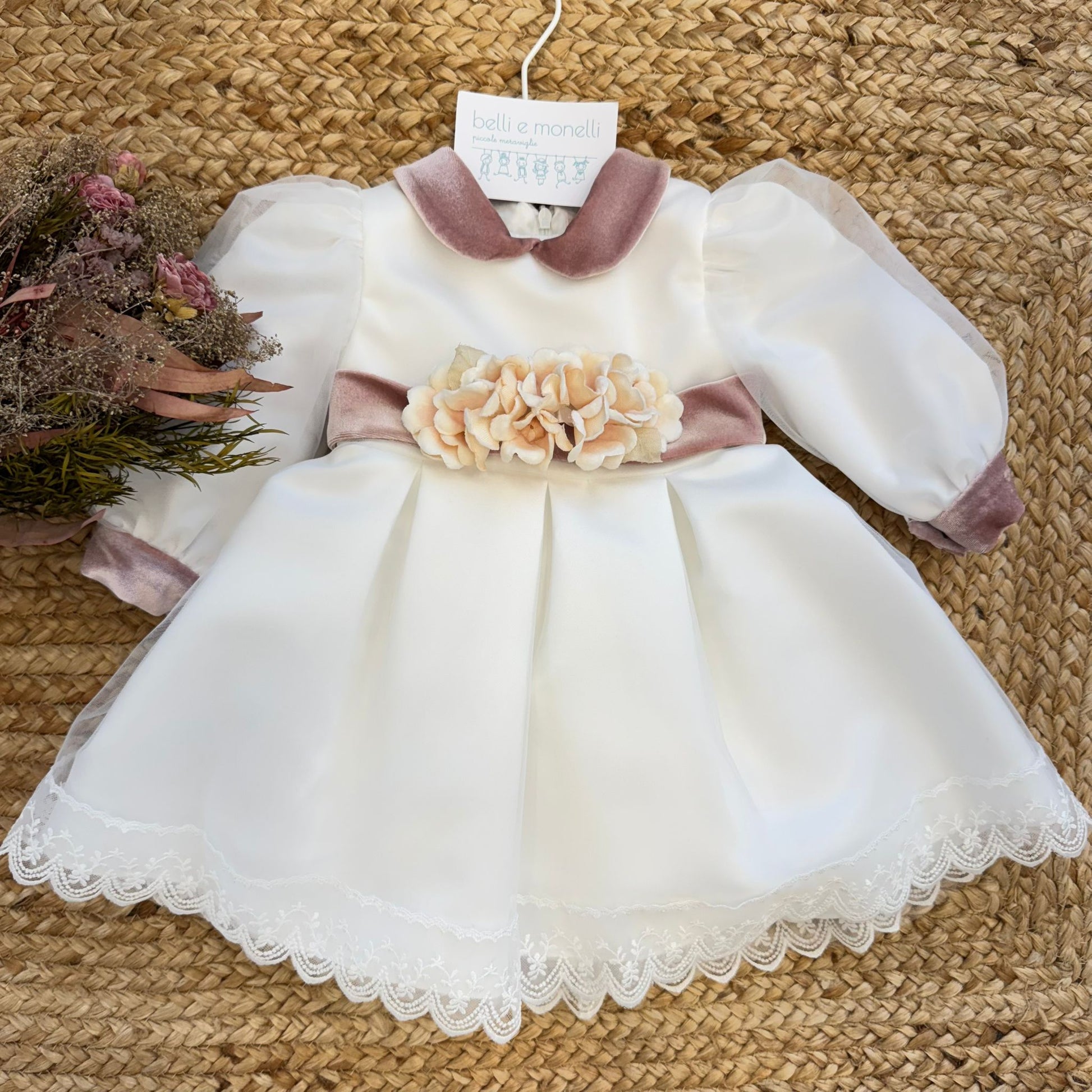 Abito battesimo bimba in raso con velluto e applicazione floreale