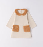 Abito beige neonata con colletto e taschine in pelliccia ecologica