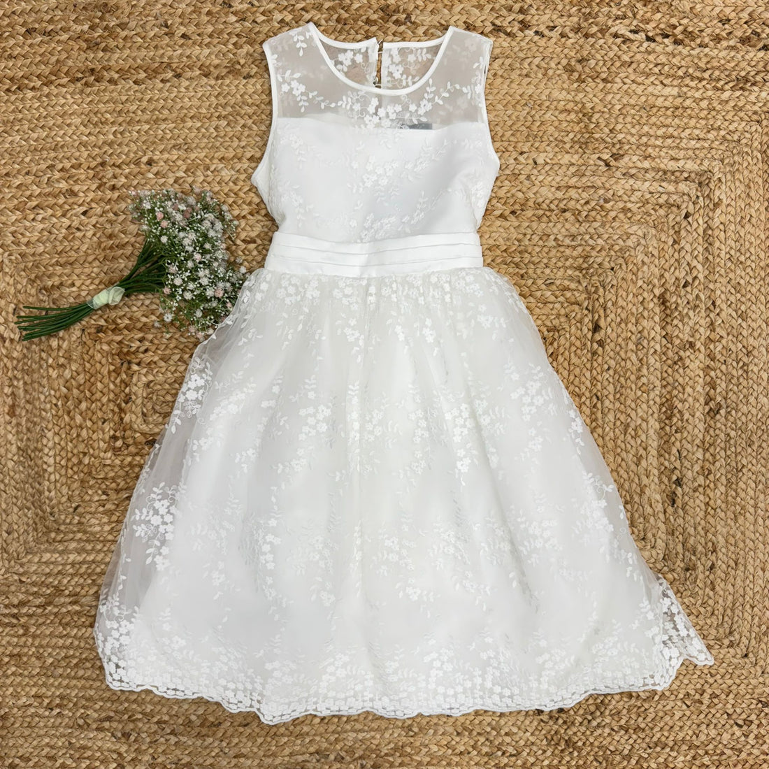 Abito da prima comunione bimba in tulle ricamato bianco