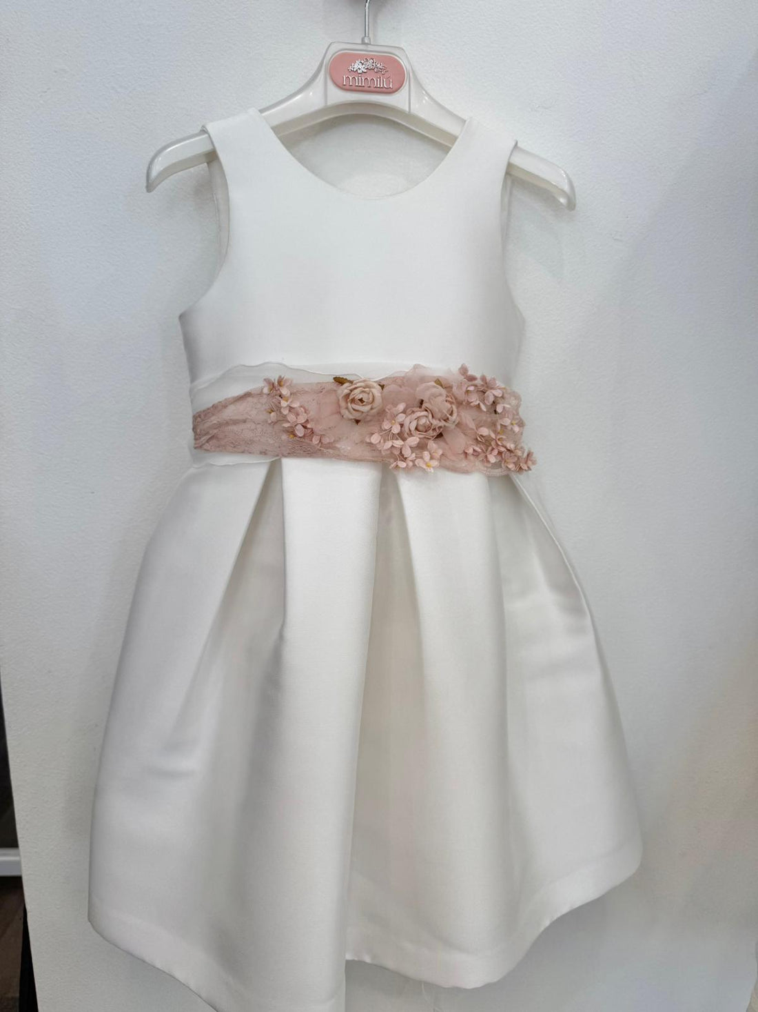 Abito damigella in mikado avorio con fascia floreale cipria