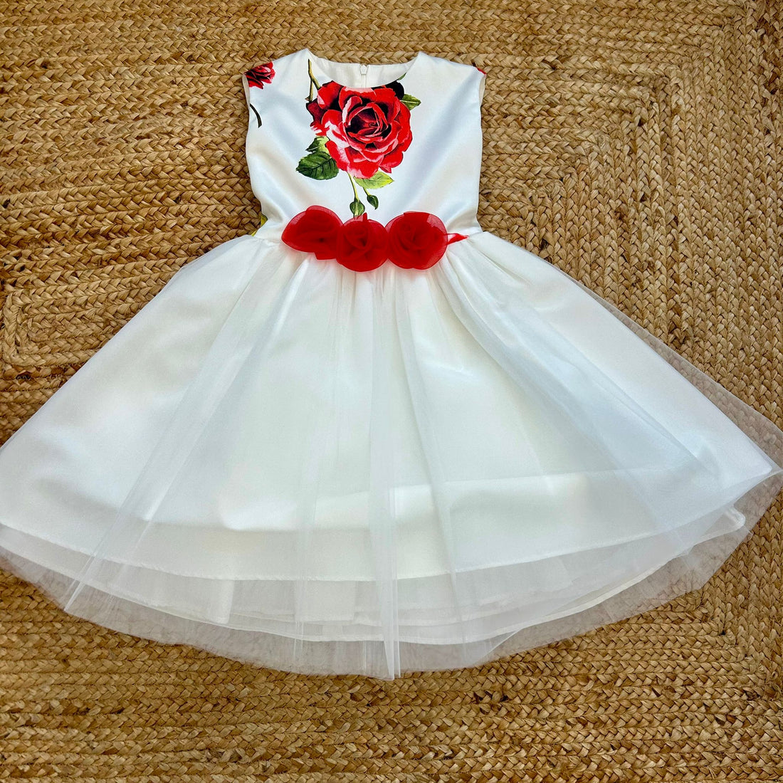 Abito elegante bimba con corpetto floreale a rose e gonna in tulle