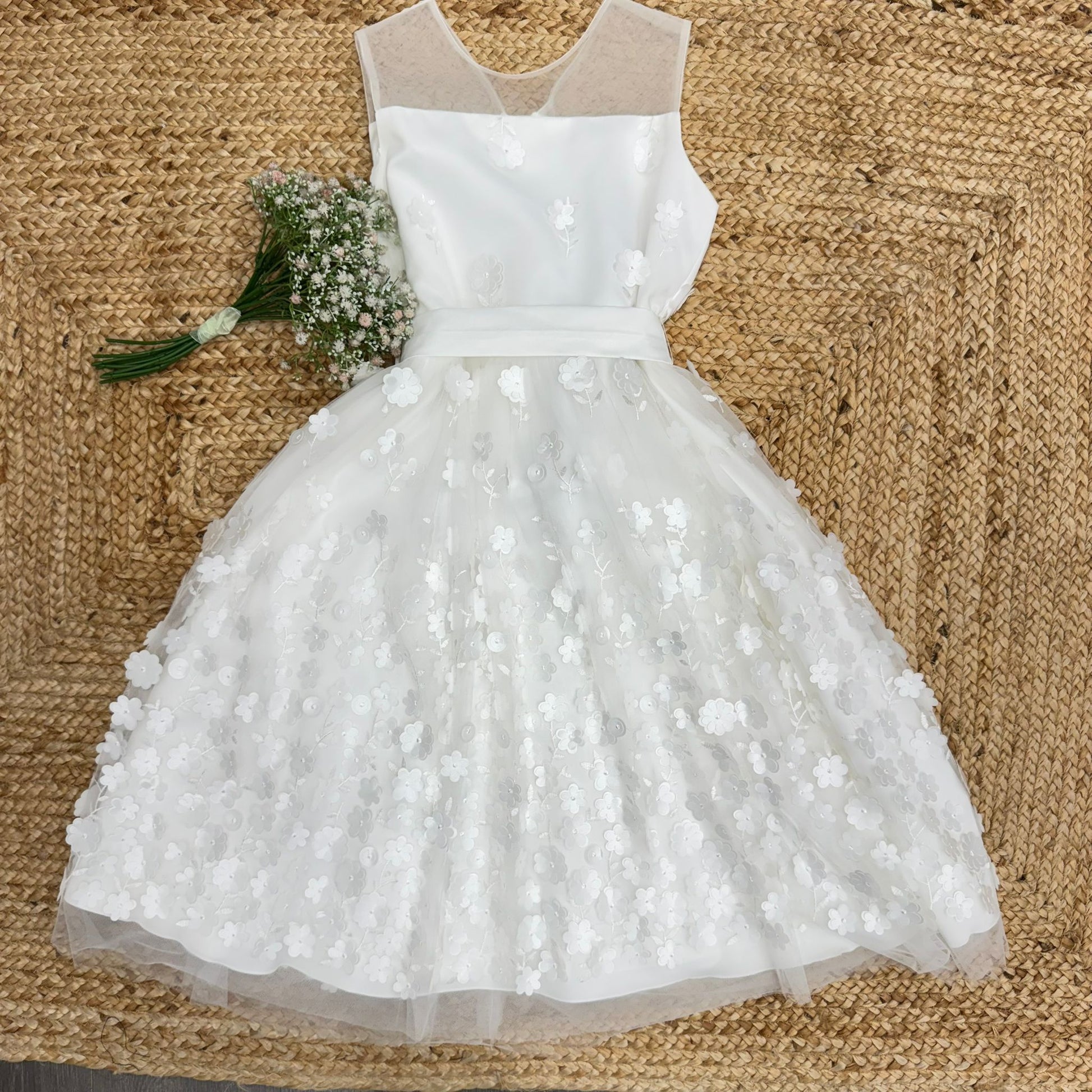 Abito prima comunione bimba con decorazioni floreali