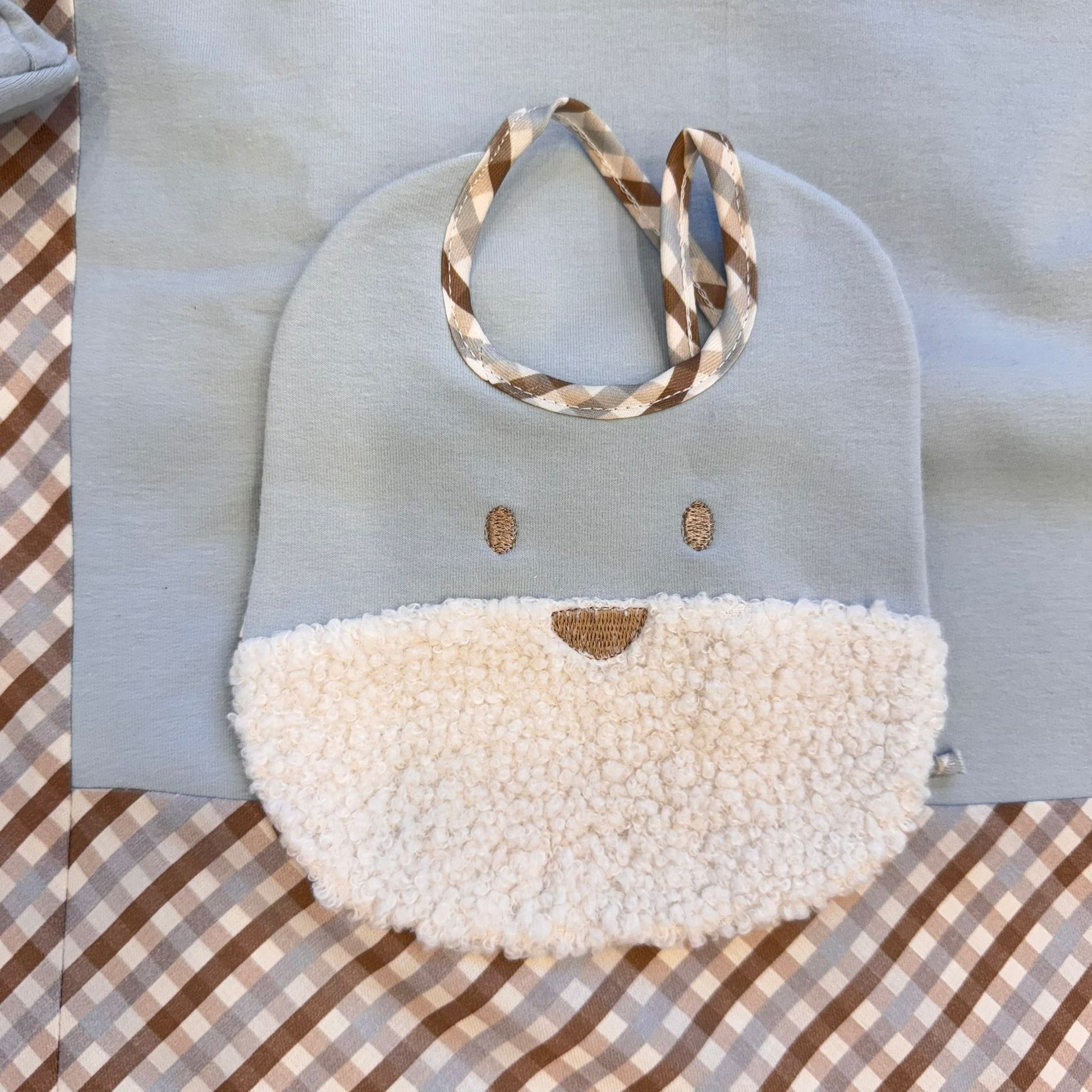 Bavetta neonato con musetto ricamato in caldo cotone