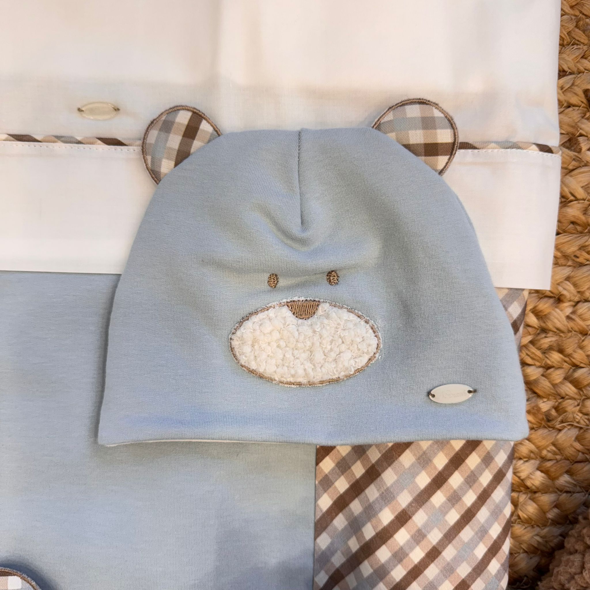 Cappellino coordinato con orsetto Betta e orecchie vichy