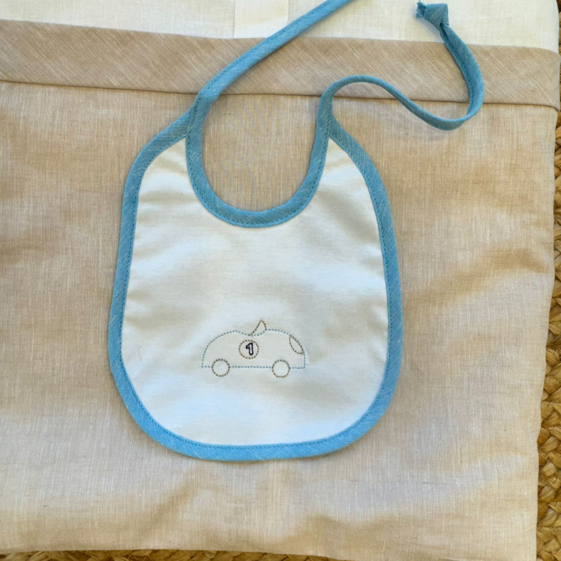 Cappellino neonato in cotone coordinato