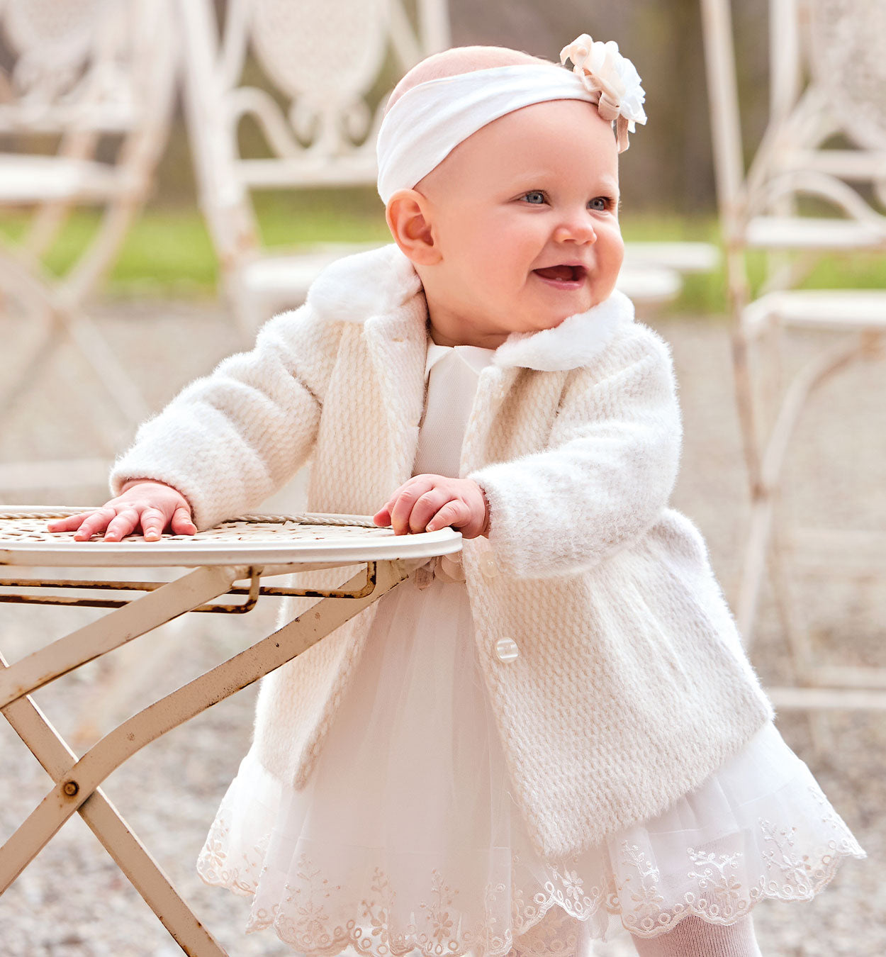 Cappottino battesimo neonata bianco con colletto pelliccia – vista frontale