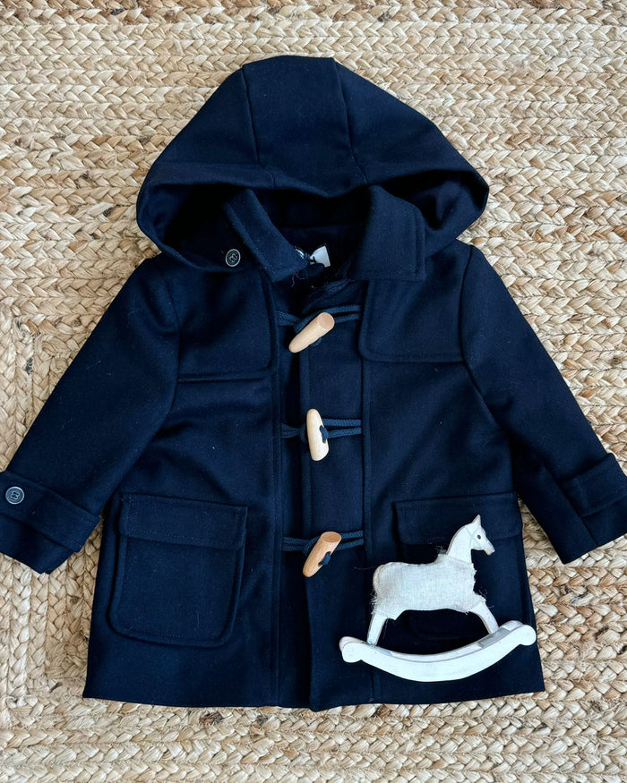 cappotto elegante bimbo, cappotto blu bimbo, cappotto battesimo bimbo, abbigliamento cerimonia bimbo, cappotto primo compleanno bimbo, vestito elegante bimbo, abbigliamento bimbo, belli e monelli.