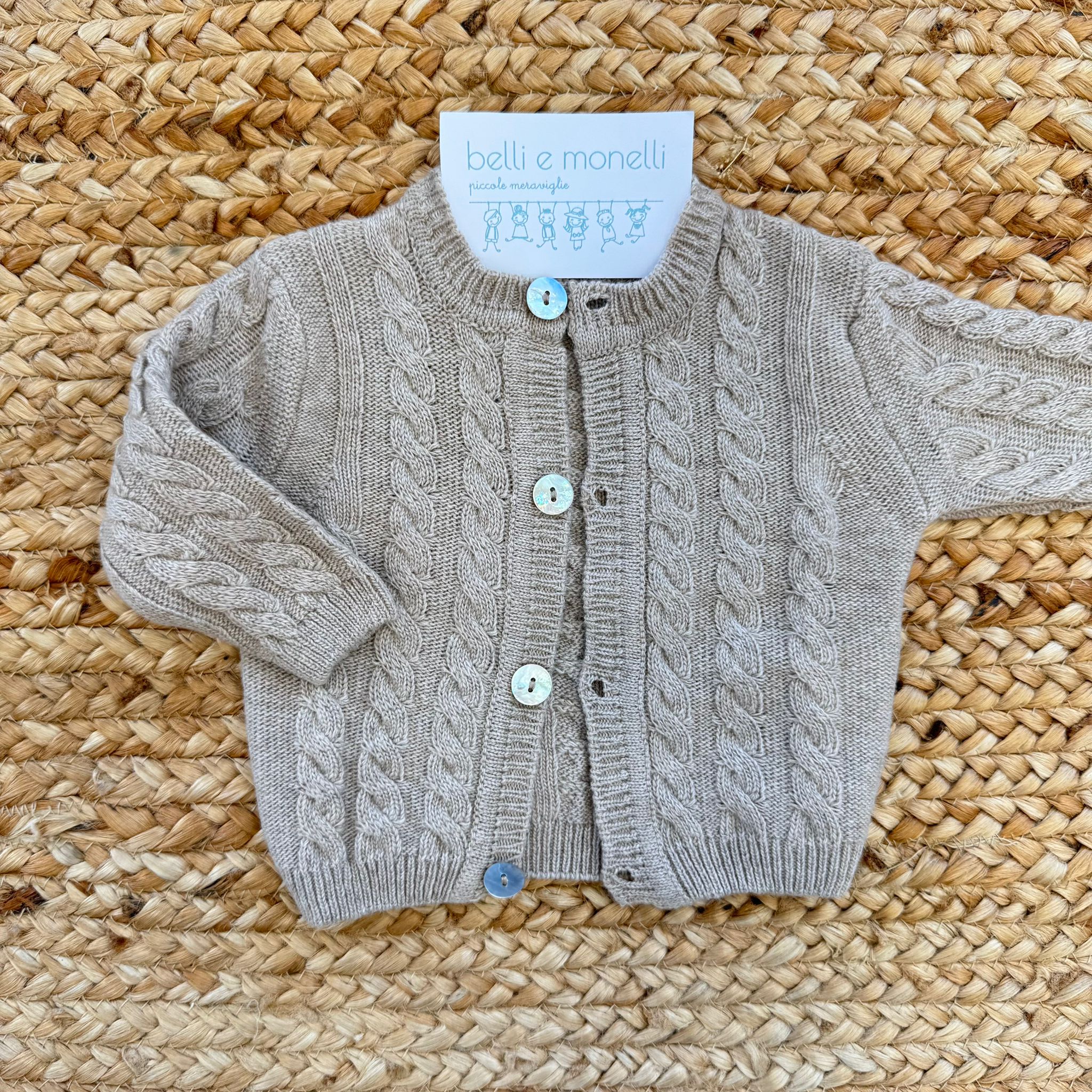 Cardigan neonato lana e cashmere beige con lavorazione a trecce