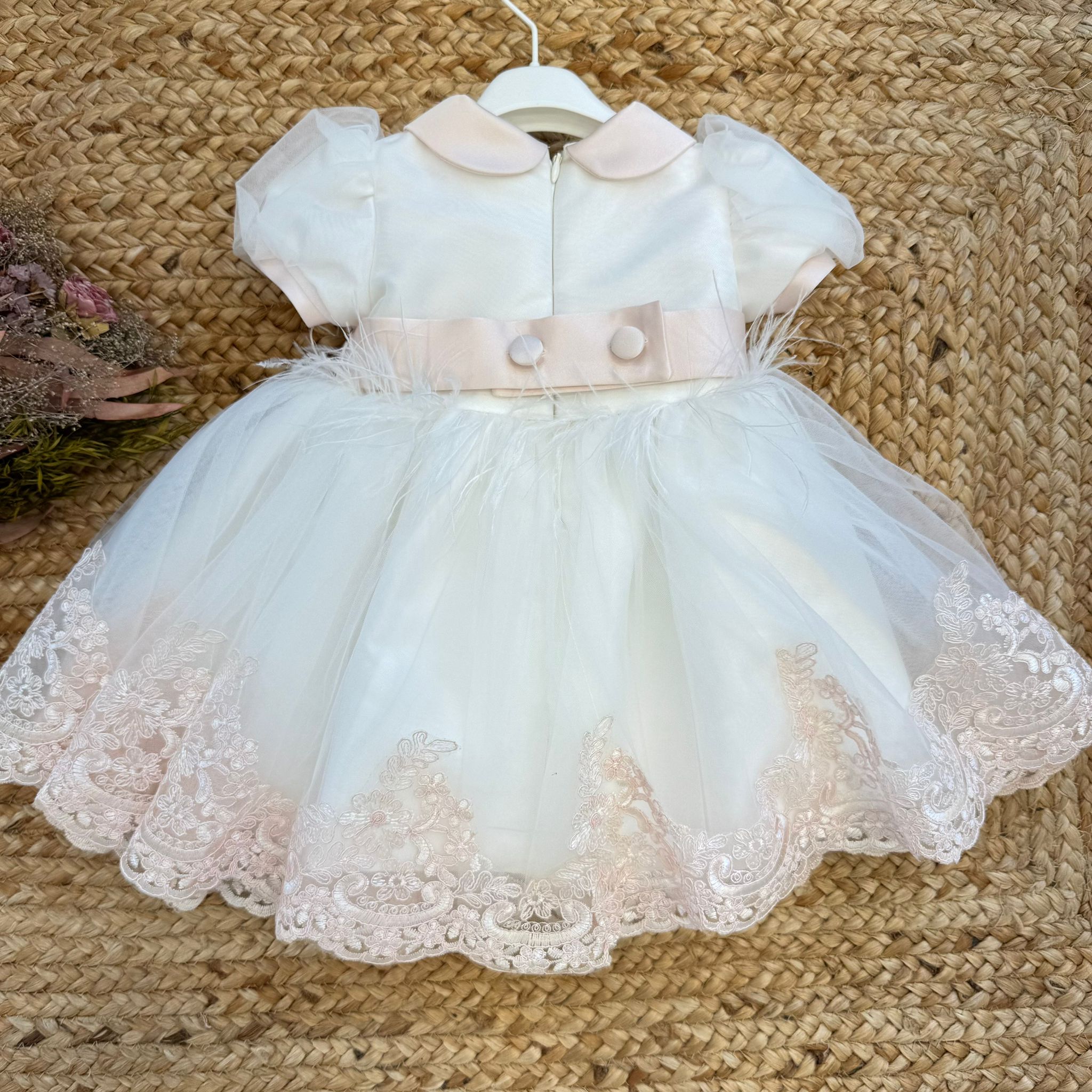 Cintura raso rosa cipria con piume e strass abito battesimo