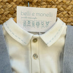 Colletto camicia bianca ricamato della tutina neonato