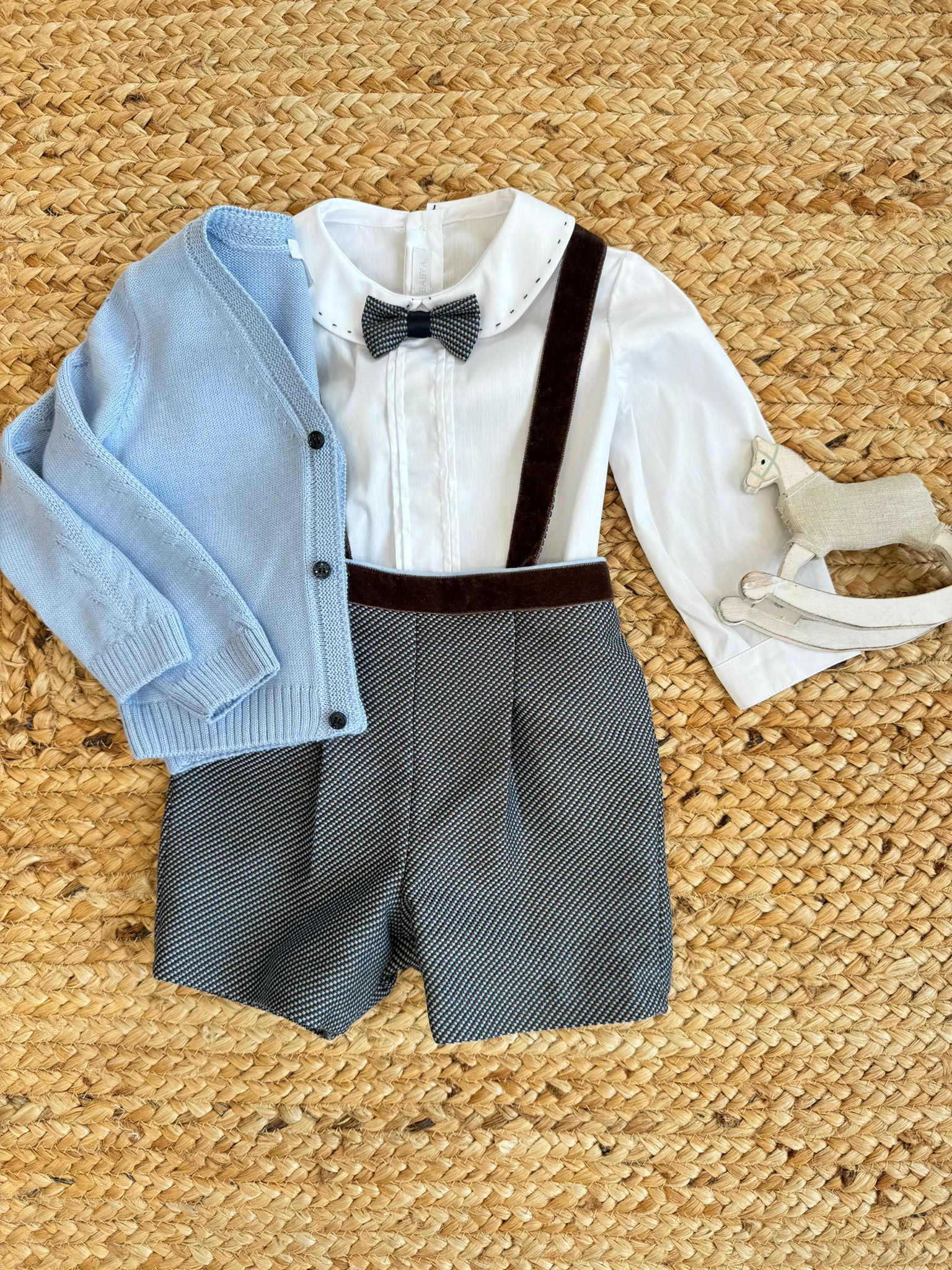 completo elegante da battesimo, Baby A, abbigliamento bimba, moda bimbi, outfit per battesimo, completo cerimonia, comfort e stile, Belli e Monelli.