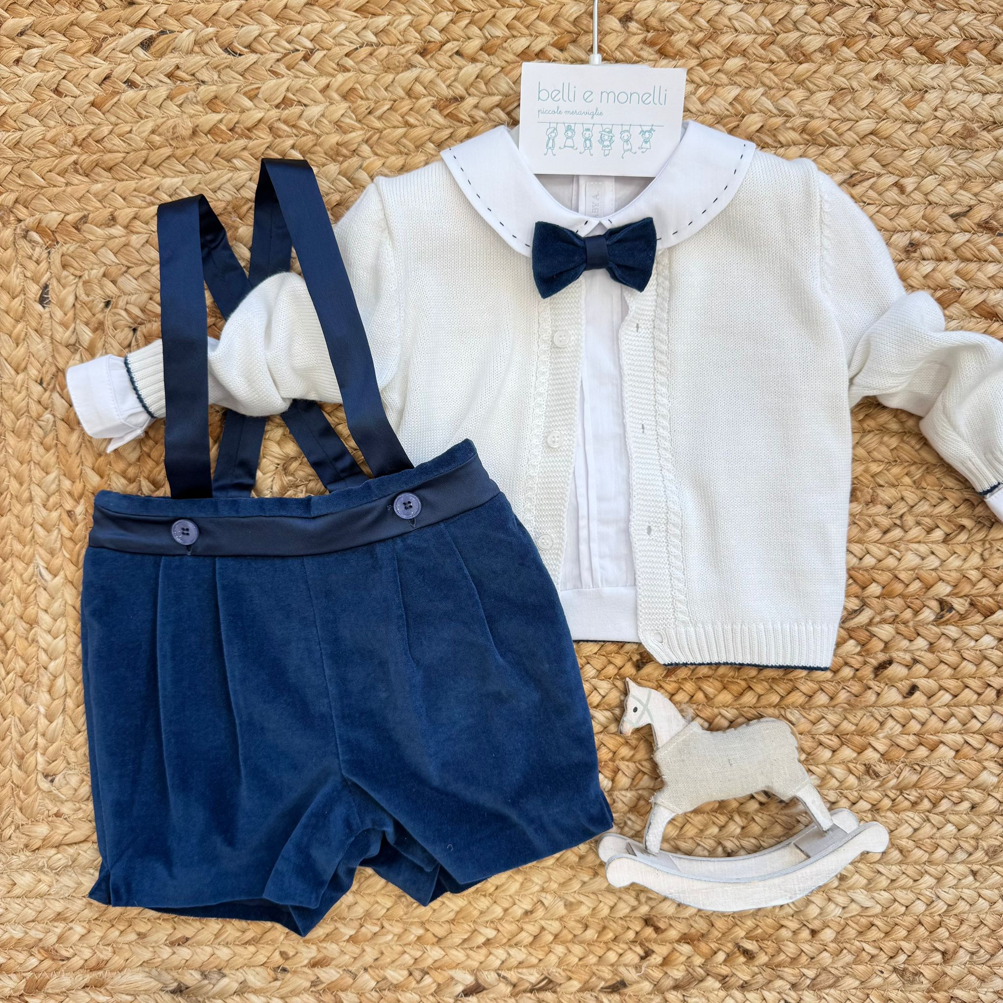 Completo battesimo neonato blu e panna con papillon e cardigan