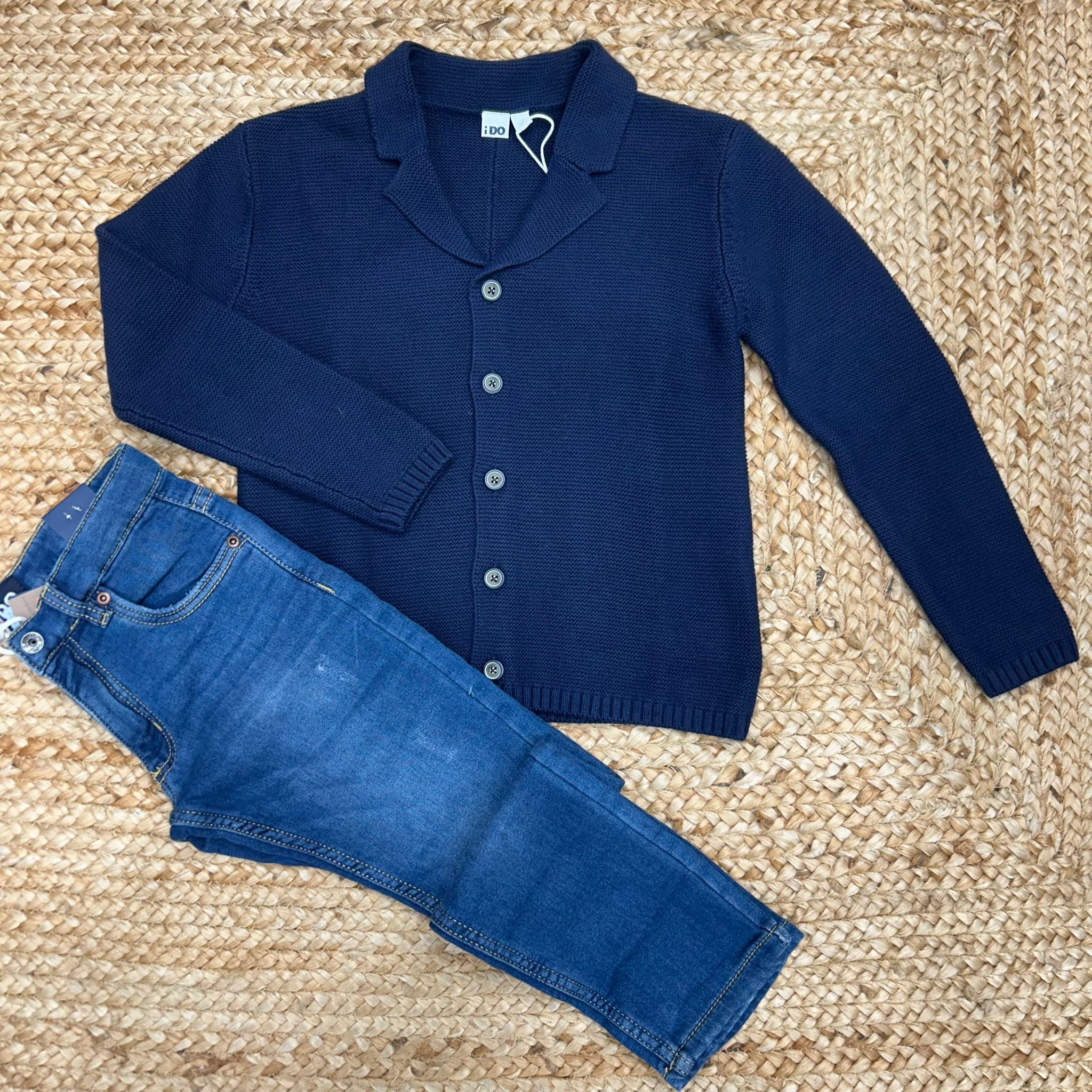 Completo bimbo blu con cardigan a bottoni e jeans coordinato