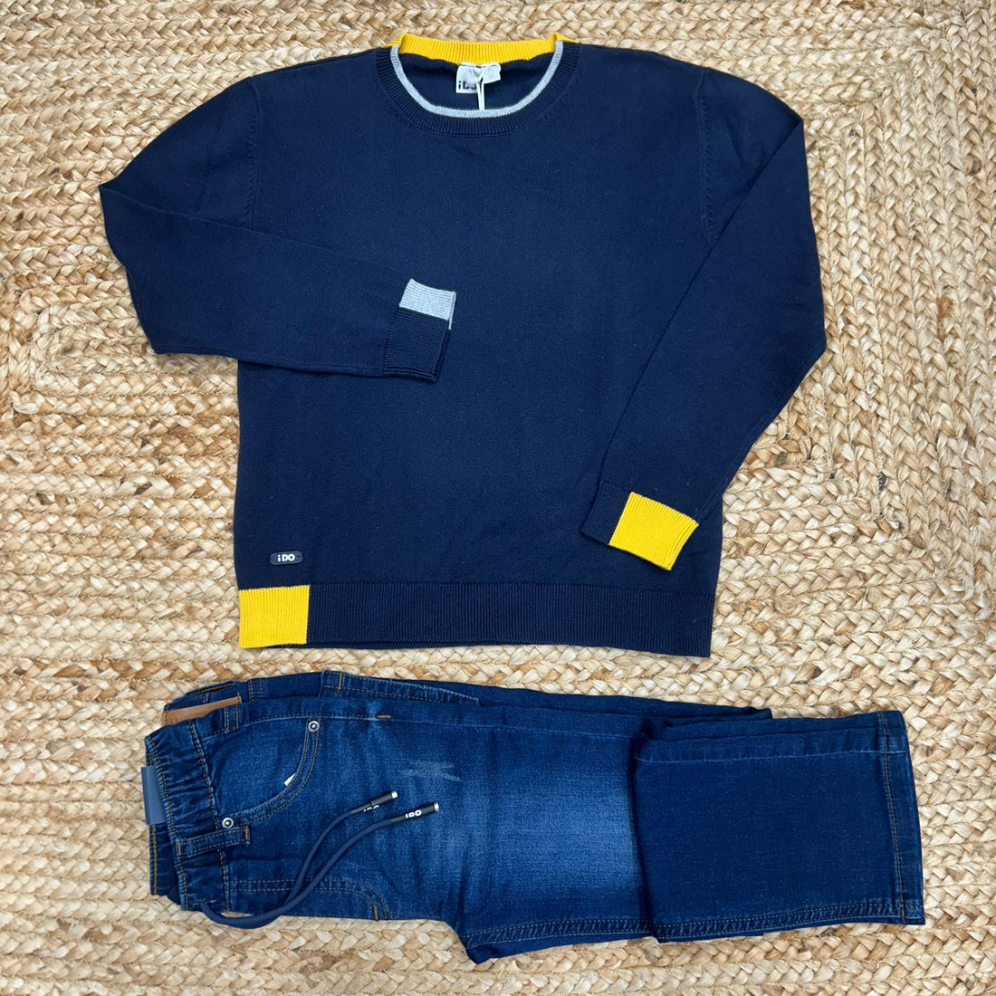 Completo bimbo blu con maglia a dettagli gialli e jeans coordinato
