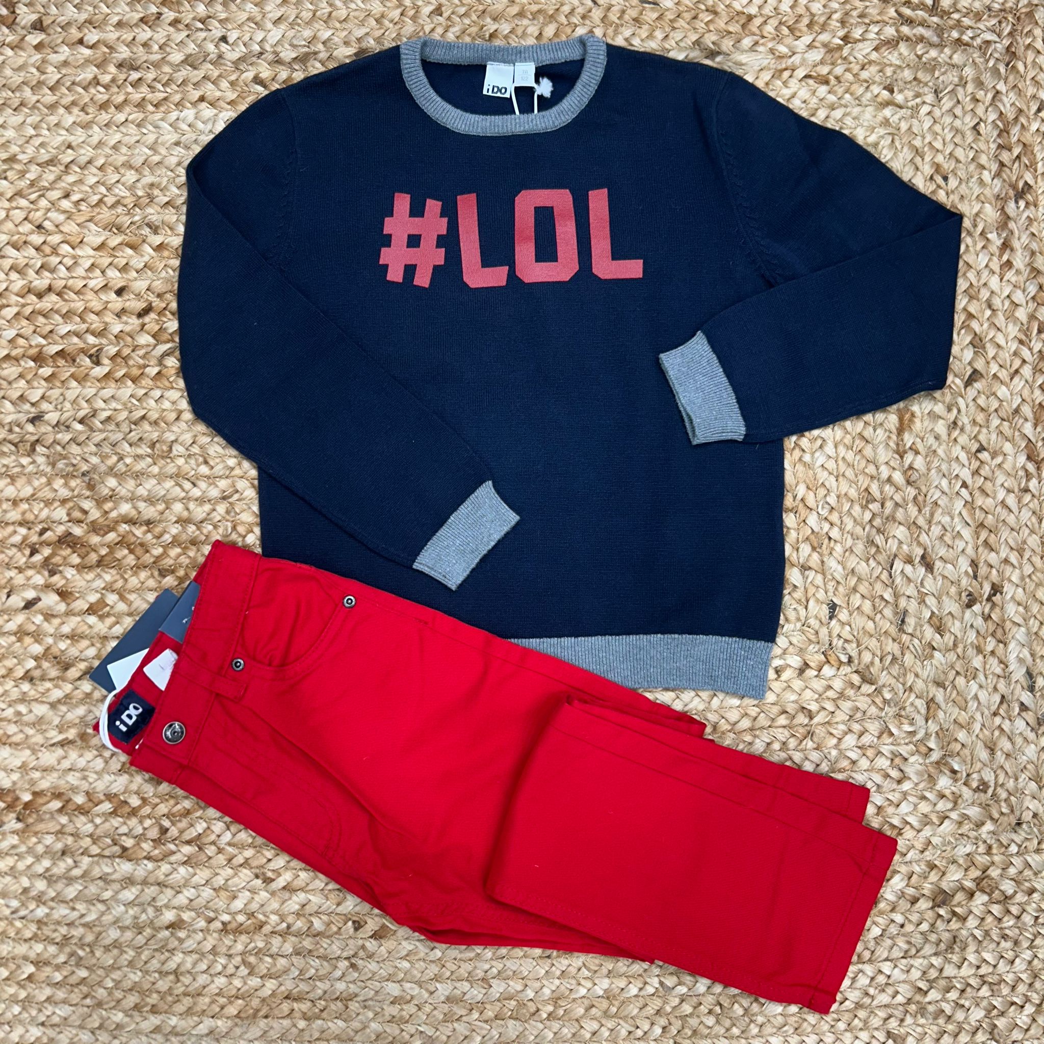 Completo bimbo blu e rosso con maglia “#LOL” e pantalone coordinato