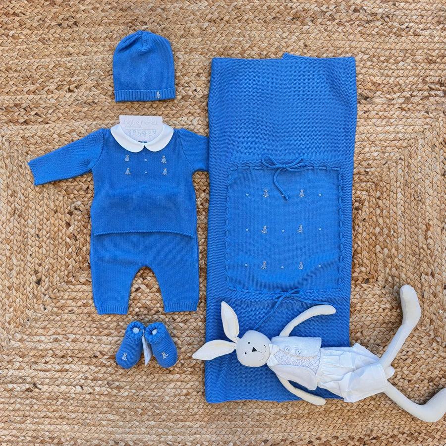 Uscita clinica neonato in pura lana blu royal con coniglietti ricamati a mano