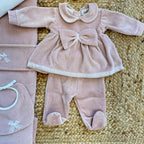 Coordinato nascita in ciniglia rosa per neonata con fiocch