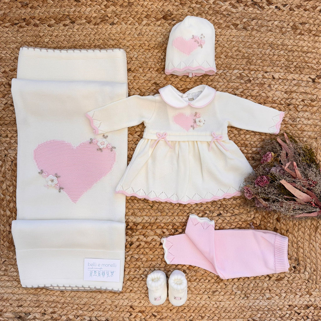 Coordinato uscita clinica neonata rosa cipria in pura lana con fiocchi ricamati