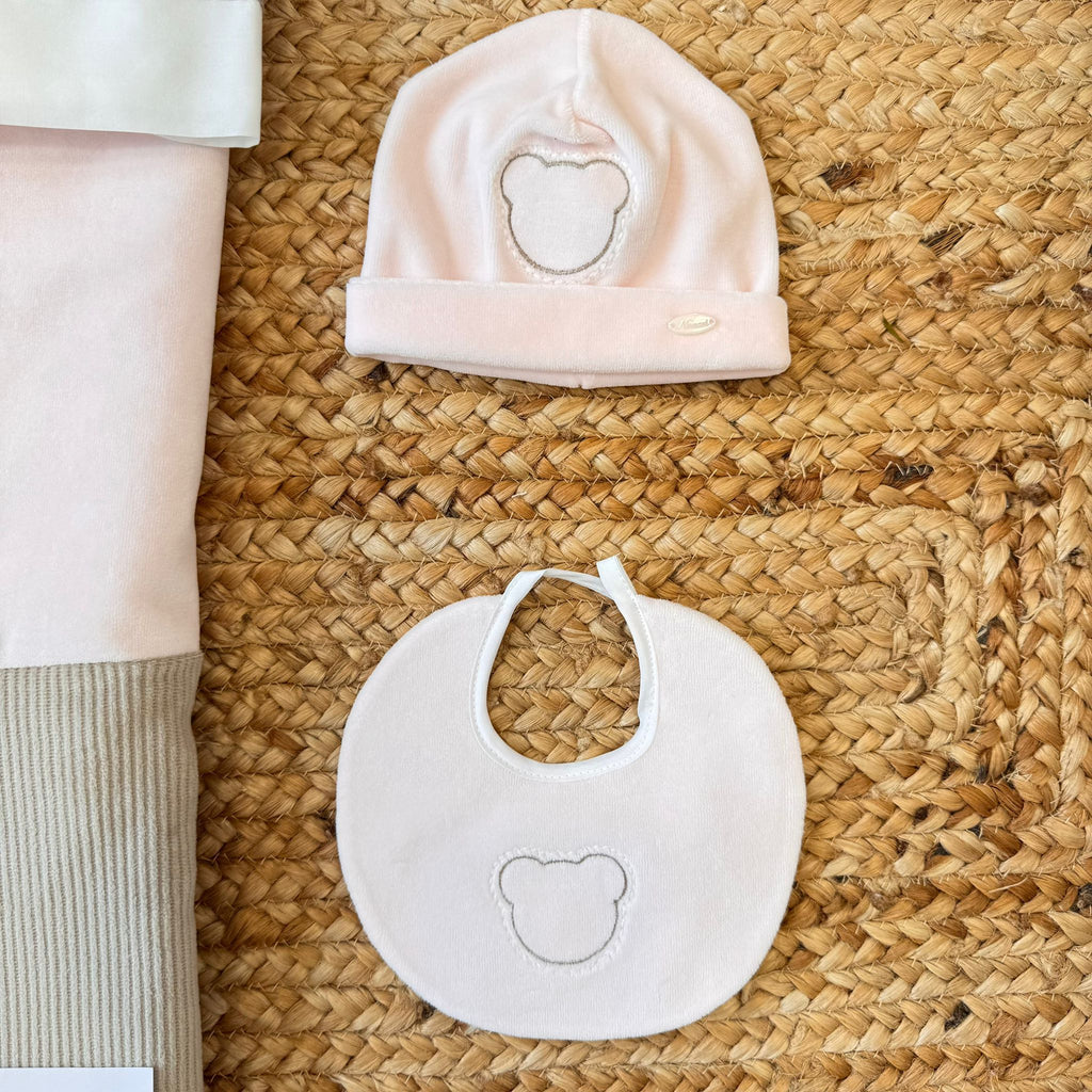 Coperta rosa con due cuori applicati