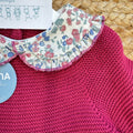 Dettaglio colletto floreale abito bambina maglia lampone