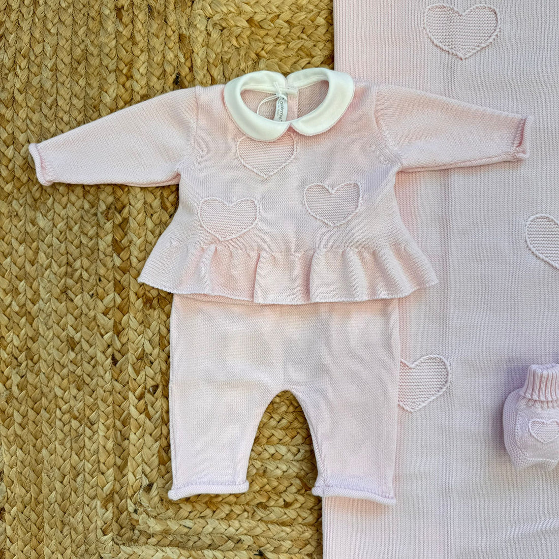 Uscita clinica neonata pura lana rosa con cuori ricamati completo
