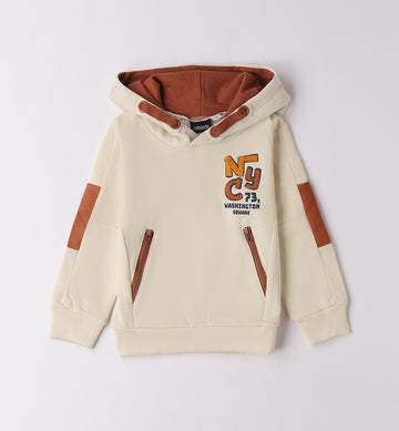 Felpa con cappuccio bambino beige e marrone vista frontale con ricamo NYC