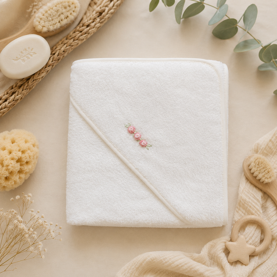 Accappatoio neonata in spugna bianco con roselline rosa antico