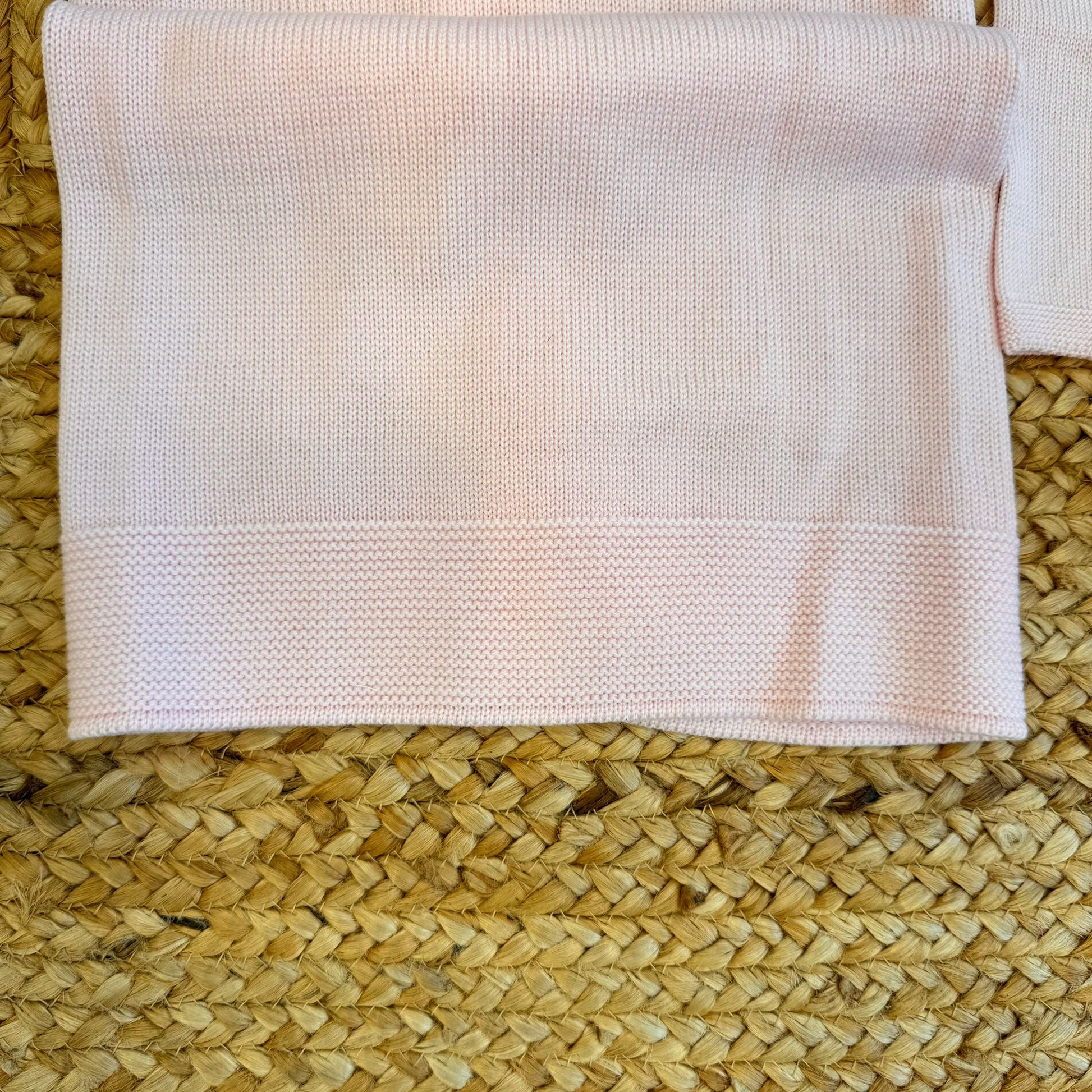 Maglia con cuore ciclamino e pantalone coordinato.