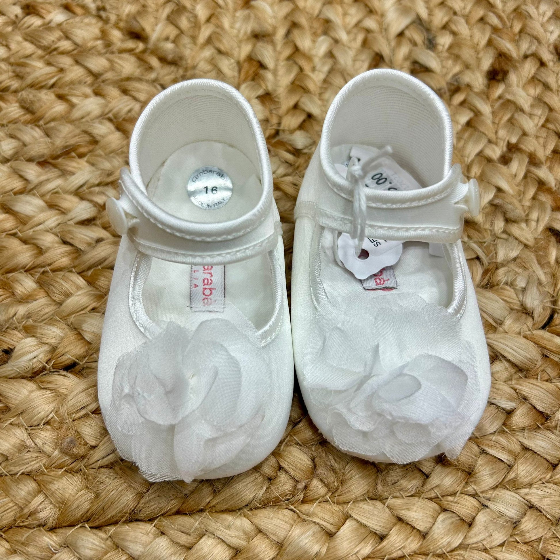 Scarpe battesimo bimba in raso con fiore frontale