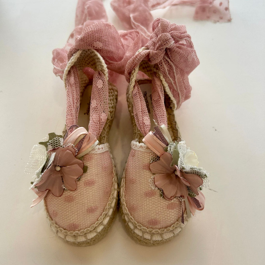 Scarpe bimba cerimonia rosa cipria con fiocco in tulle