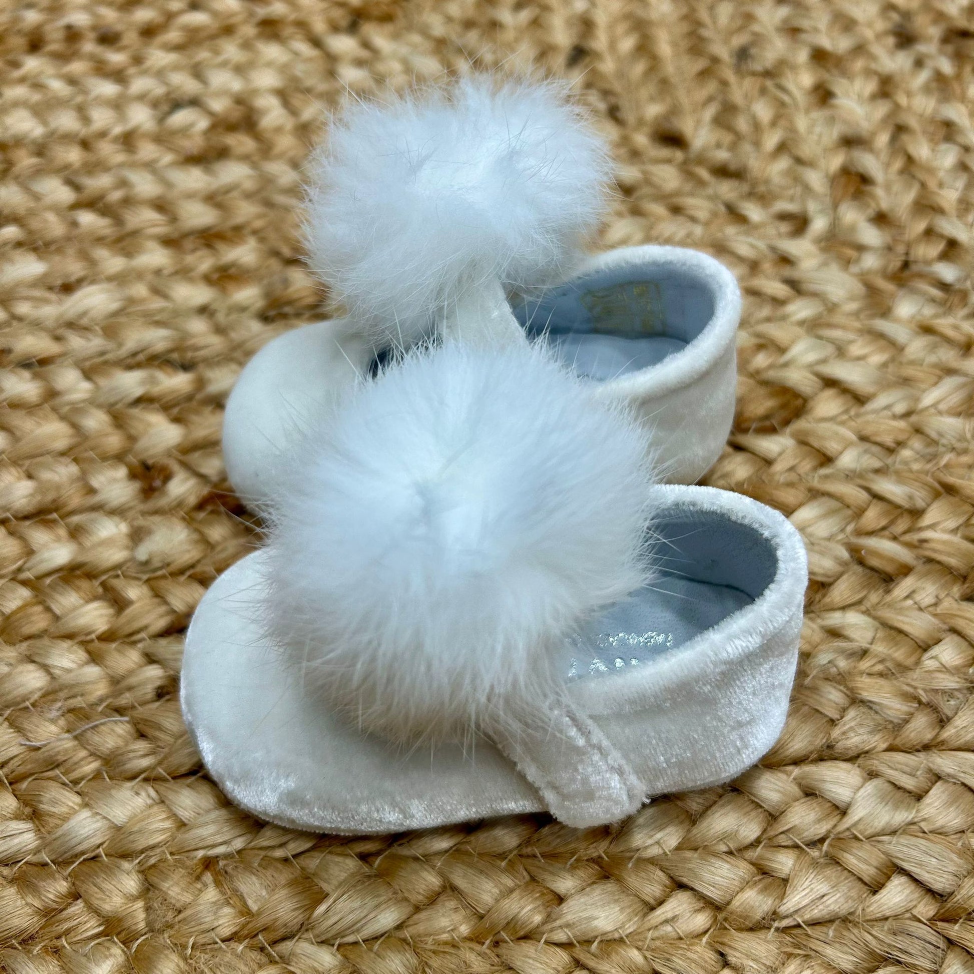 Scarpe cerimonia bimba vista frontale