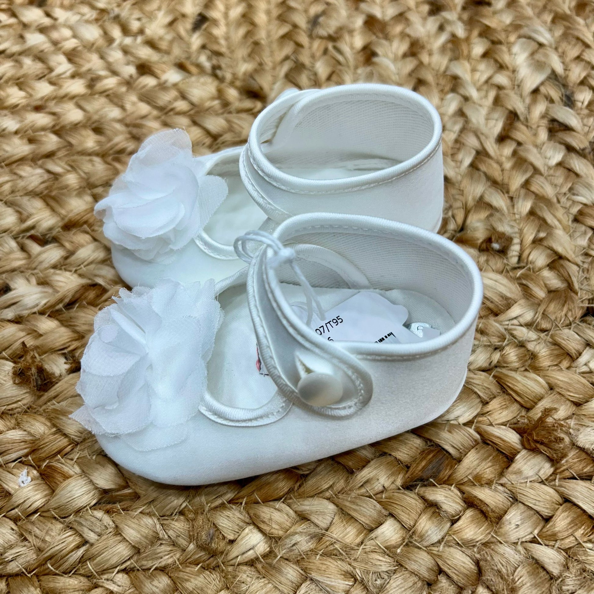 Scarpine battesimo neonata con cinturino e bottone