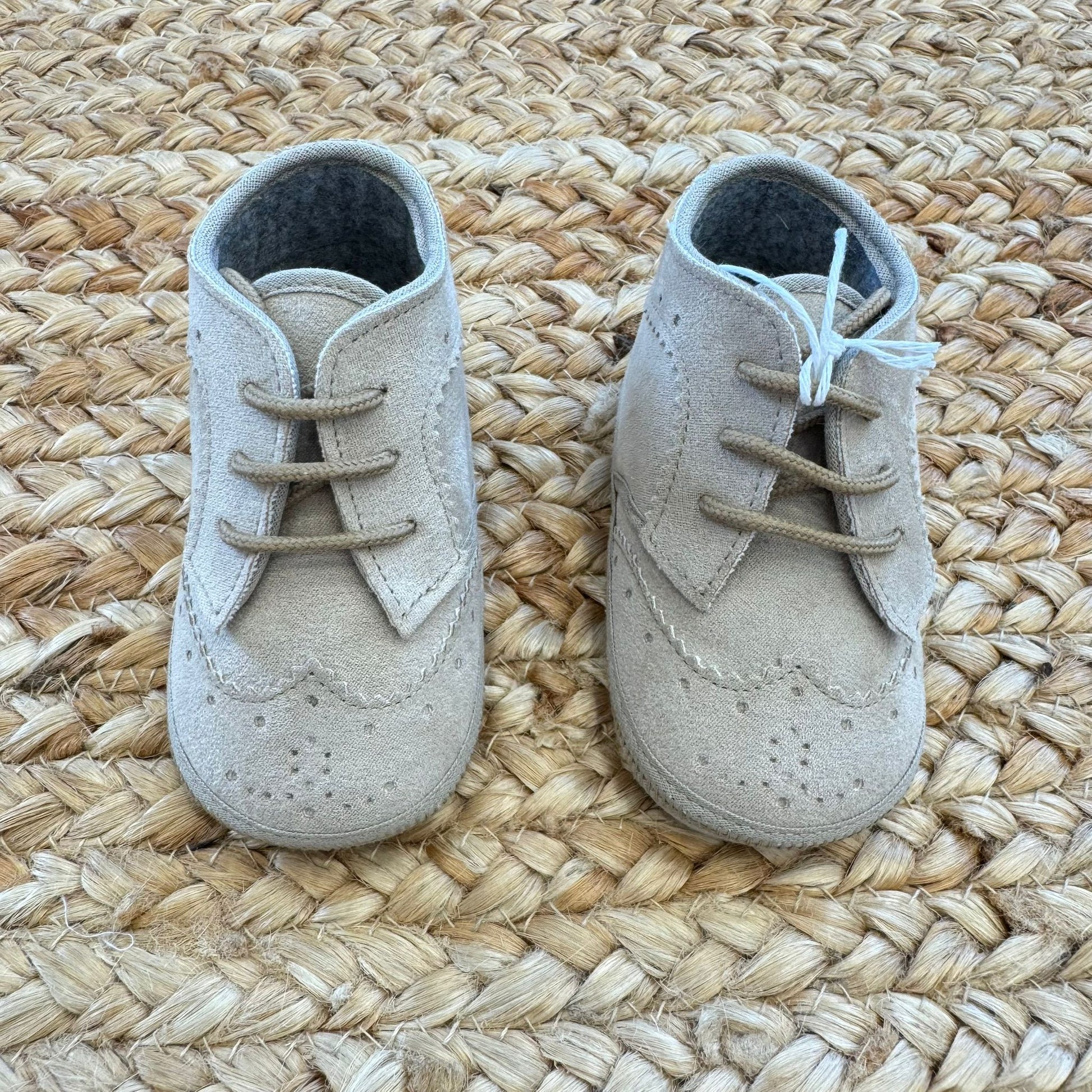 Scarpine culla camoscio beige bambino con lacci