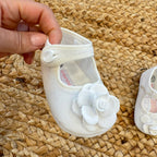 Scarpine eleganti battesimo velluto bianco con fiore