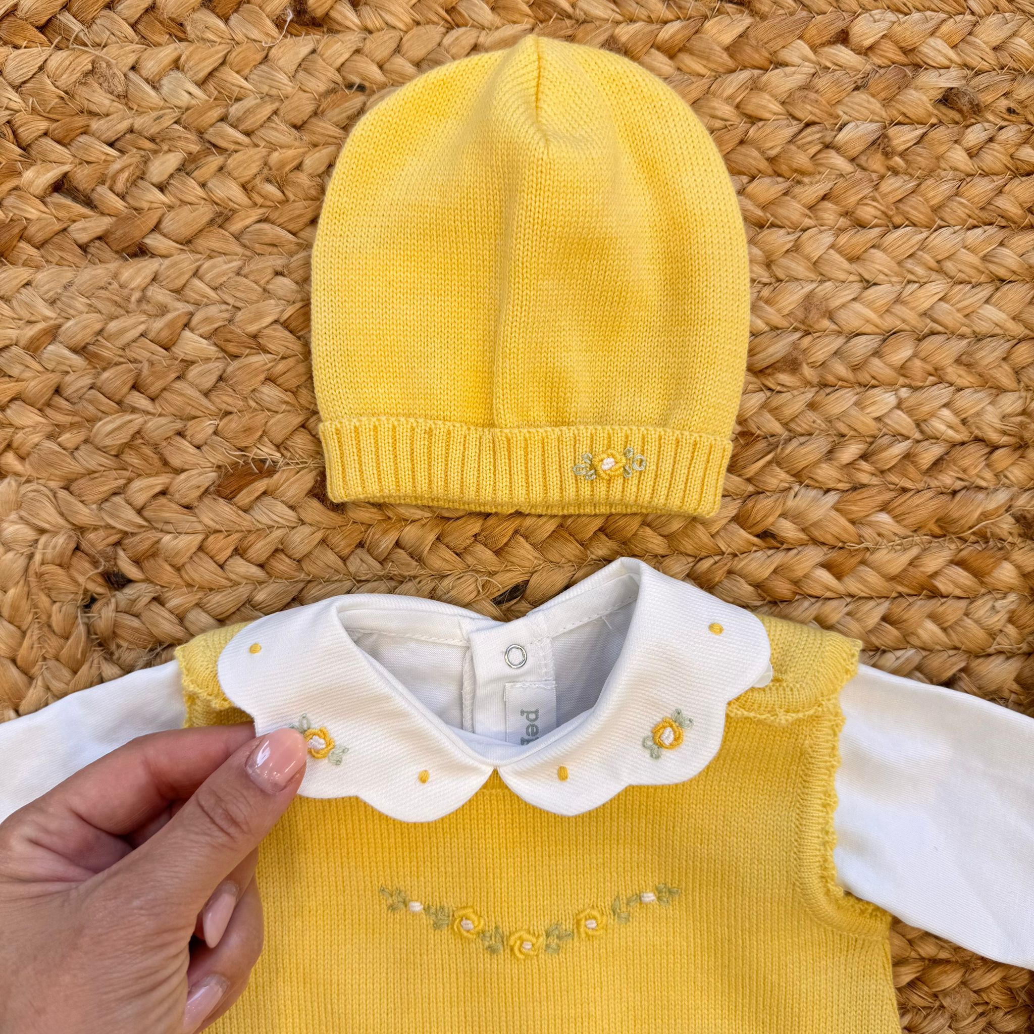 Tutina due pezzi in pura lana con fiori