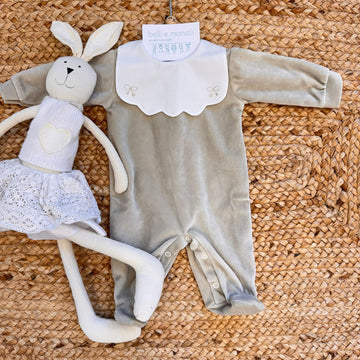 Tutina neonata beige in ciniglia con colletto ricamato