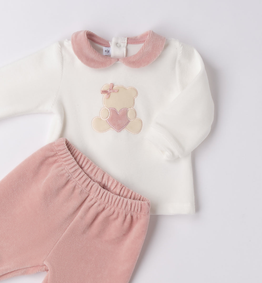 Tutina neonata ciniglia rosa con orsetto cuore - fronte